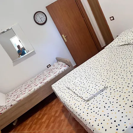 Apartment Soni Himare
